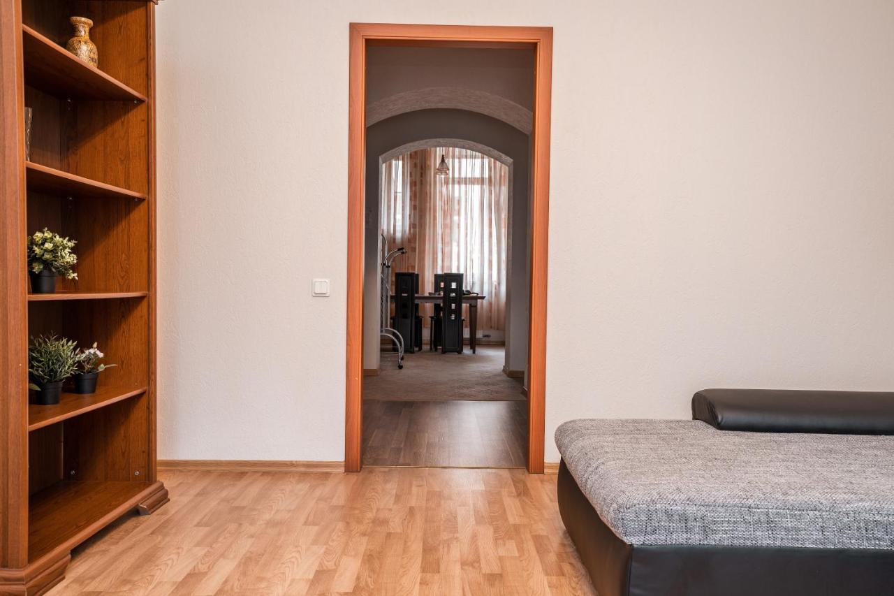 Lacplesa Central Apartments Riga Luaran gambar