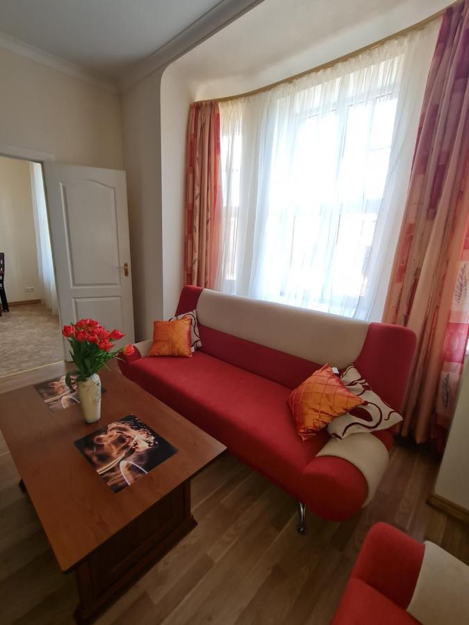 Lacplesa Central Apartments Riga Luaran gambar