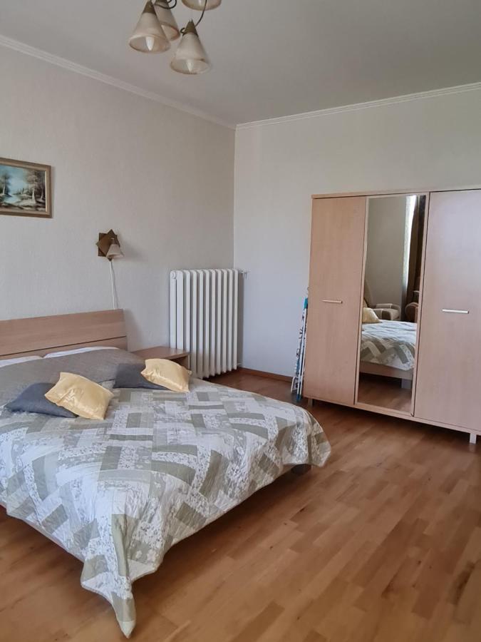Lacplesa Central Apartments Riga Luaran gambar