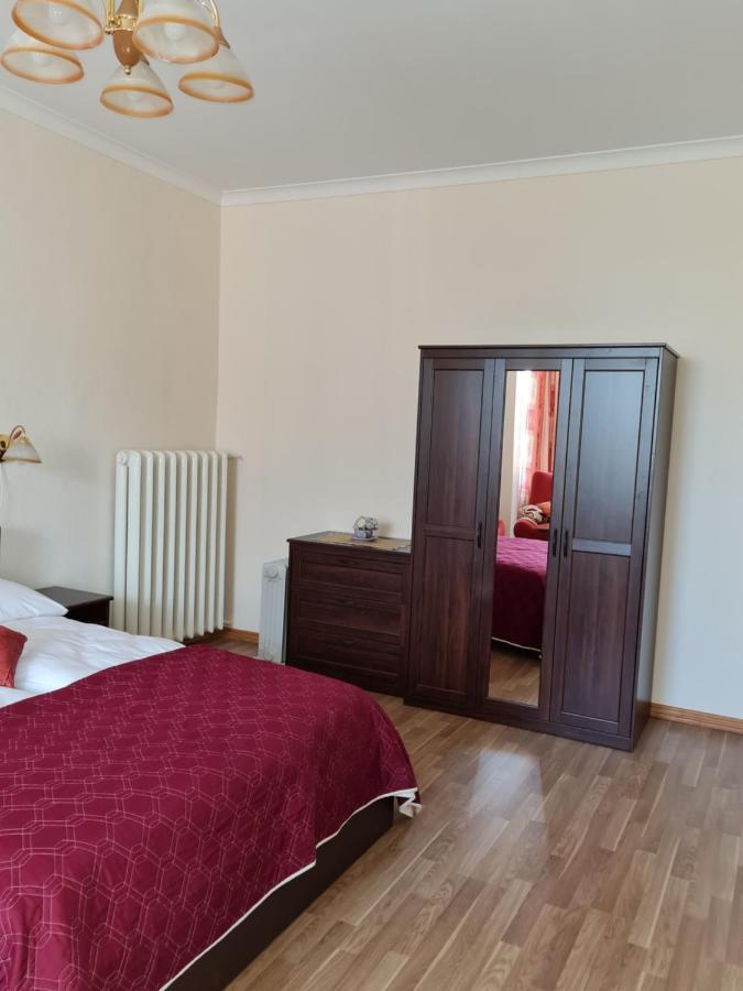 Lacplesa Central Apartments Riga Luaran gambar