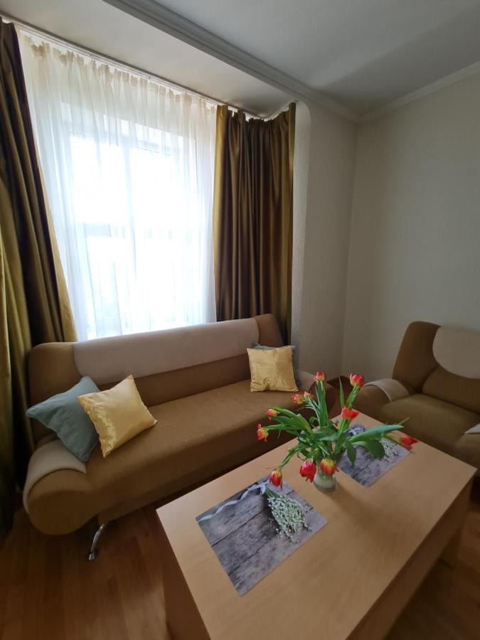 Lacplesa Central Apartments Riga Luaran gambar