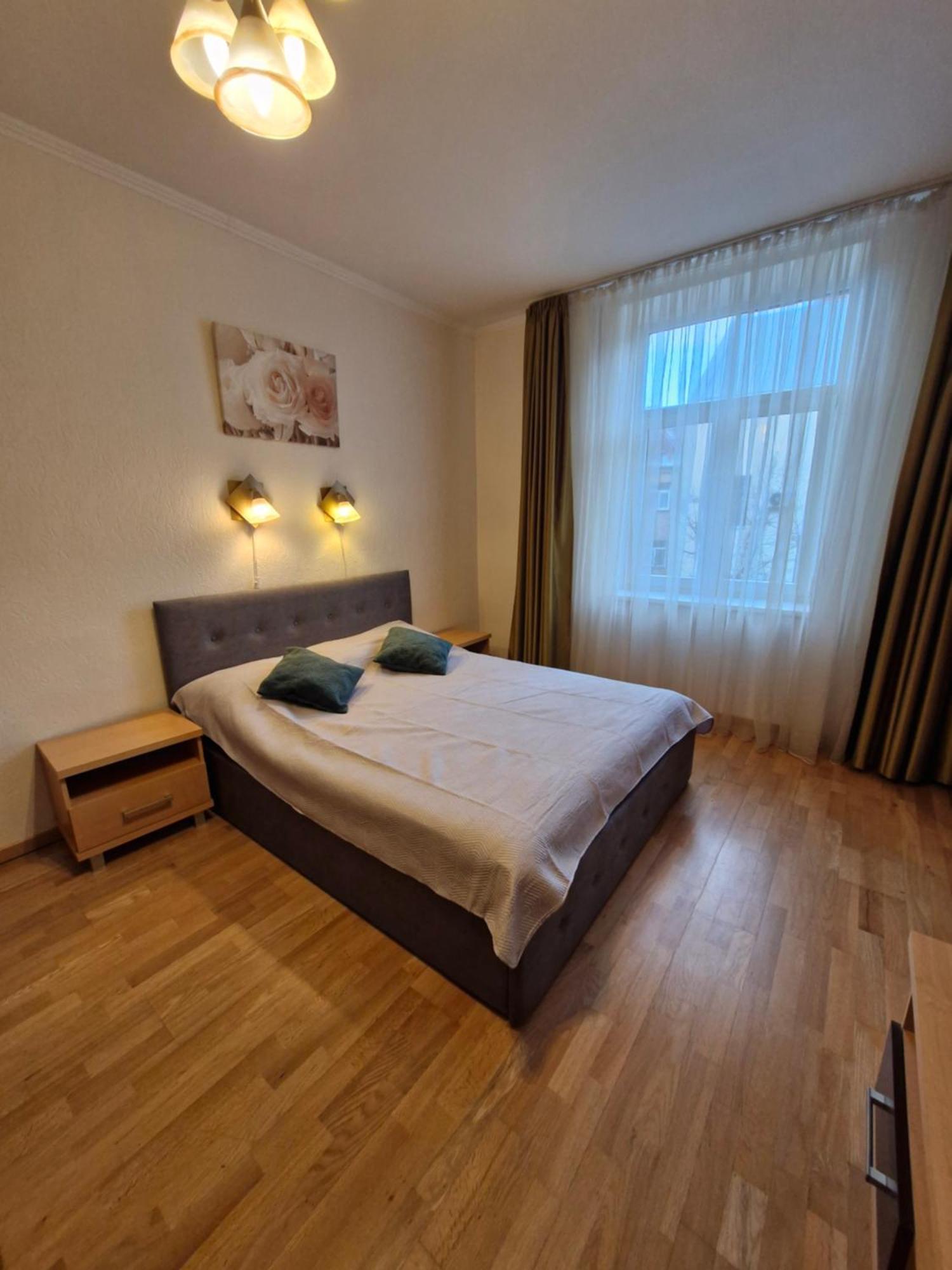 Lacplesa Central Apartments Riga Luaran gambar
