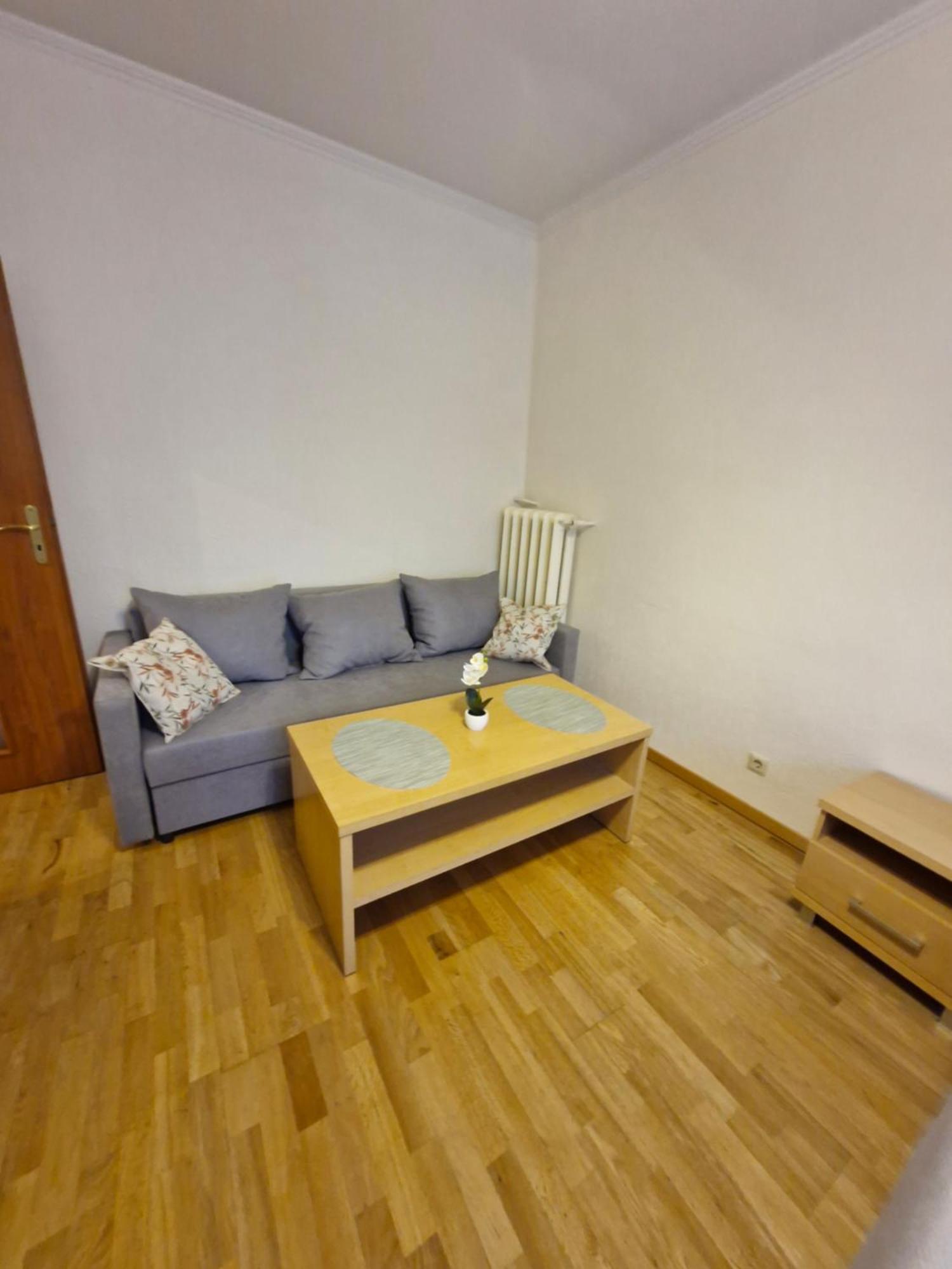 Lacplesa Central Apartments Riga Luaran gambar